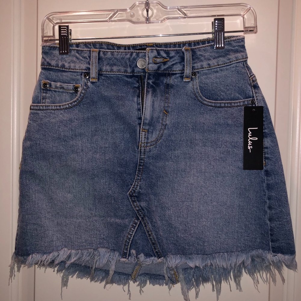 Lulus Jean skirt (never worn)